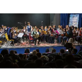 برگزاری مراسم گرامیداشت هفته ملی کودک با شعار «لبخند کودکان؛ الفبای وطن» در کرمانشاه
