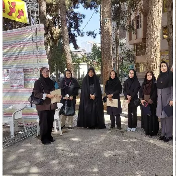 بازدید از غرفه سلامت نمایشگاه بزرگداشت هفته دفاع مقدس
